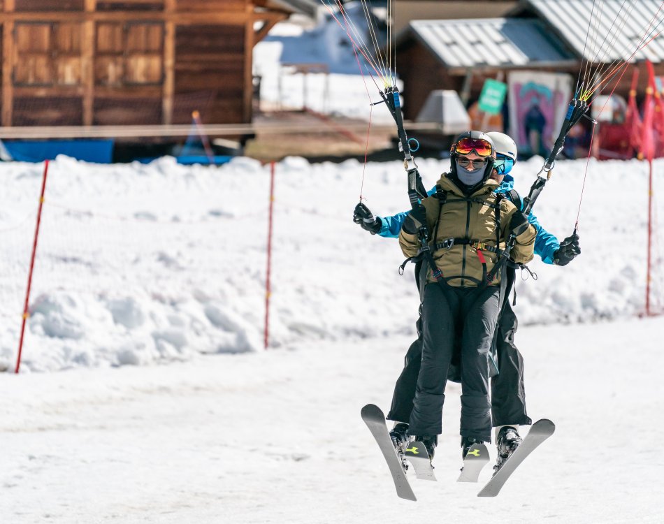 Vol parapente biplace en Ski à Pelvoux, avec Pollen Parapente