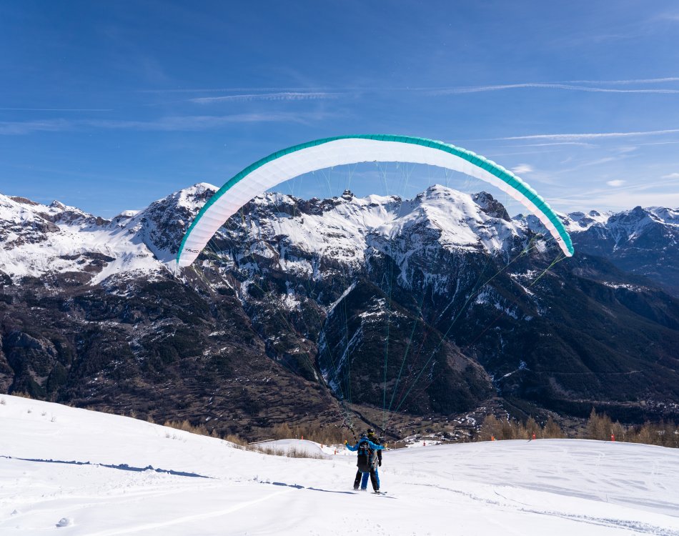 Vol parapente biplace en Ski à Pelvoux, avec Pollen Parapente