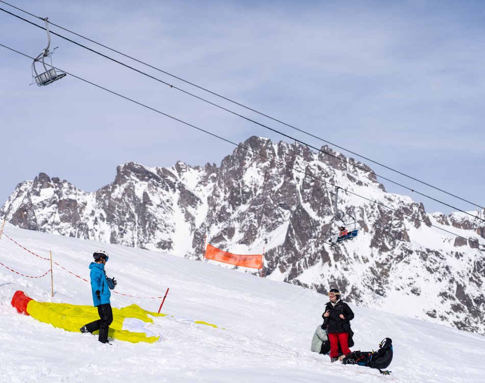 Vol parapente biplace en Ski à Pelvoux, avec Pollen Parapente