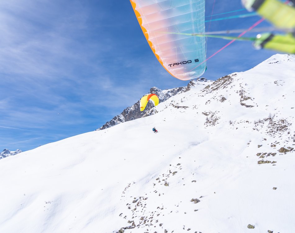 Vol parapente biplace en Ski à Pelvoux, avec Pollen Parapente
