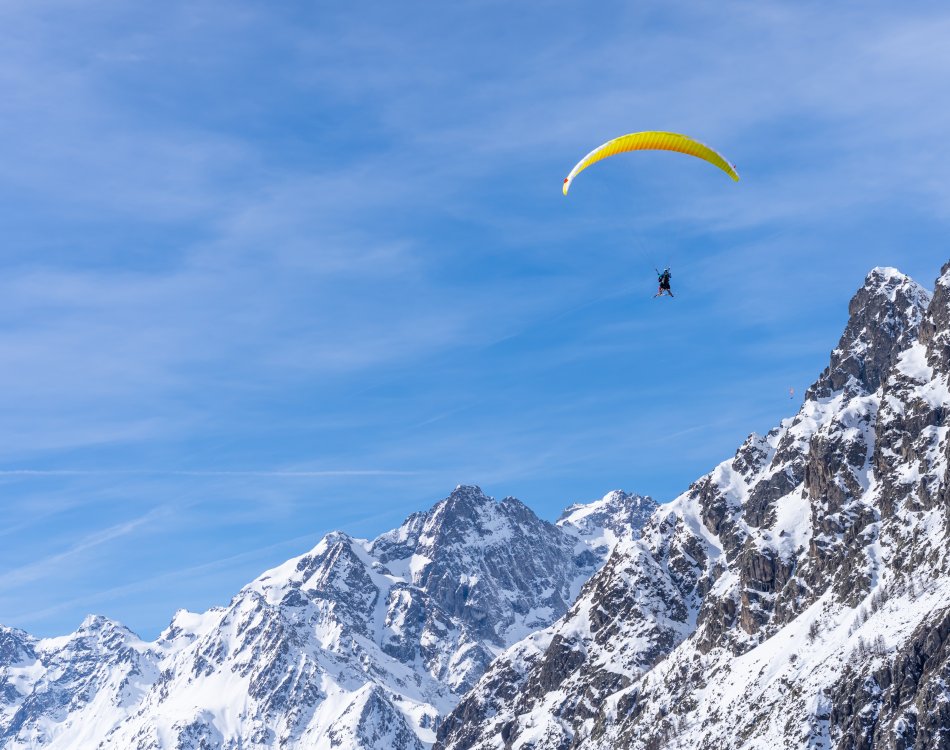 Vol parapente biplace en Ski à Pelvoux, avec Pollen Parapente