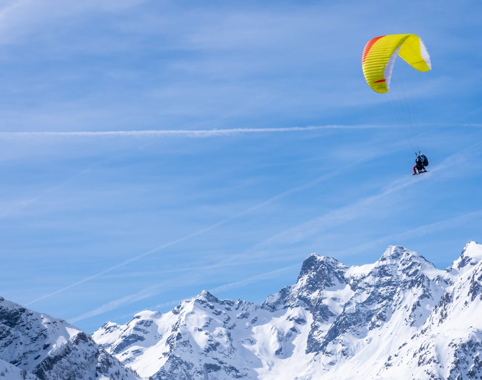 Vol parapente biplace en Ski à Pelvoux, avec Pollen Parapente