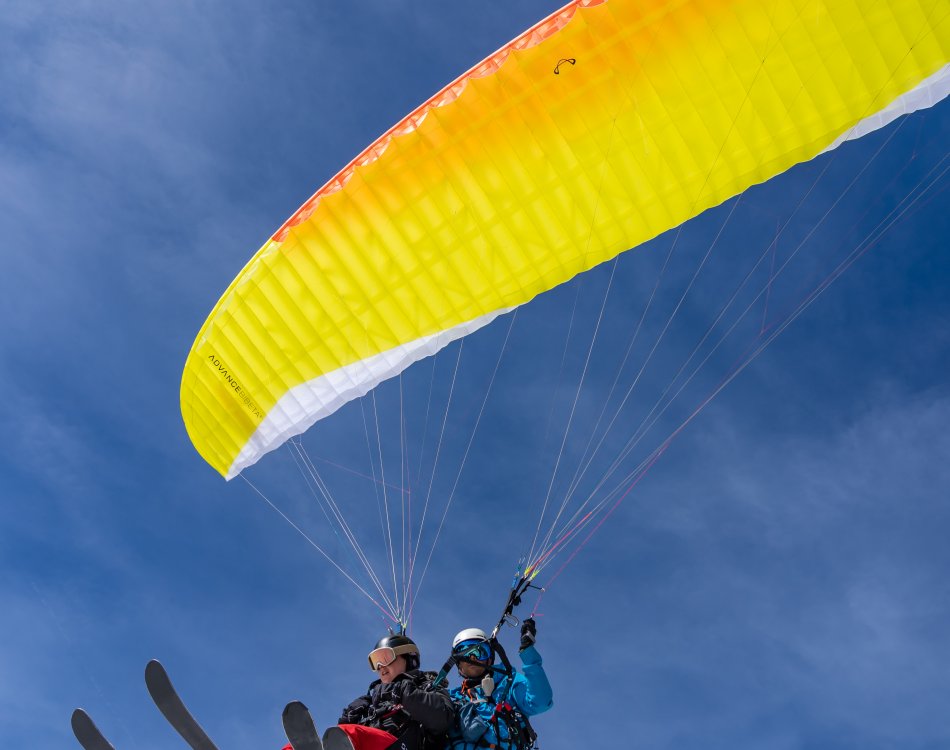 Vol parapente biplace en Ski à Pelvoux, avec Pollen Parapente